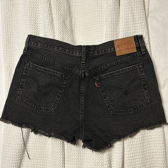 Levi’s denim shorts - Picture 5 of 7